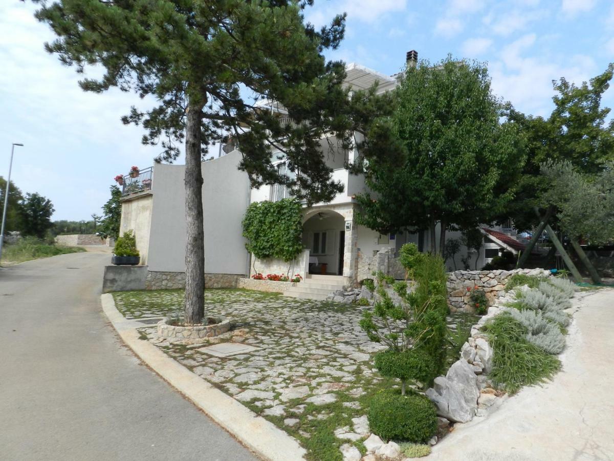 Apartmani Lucija Jurkovic Малинска Экстерьер фото